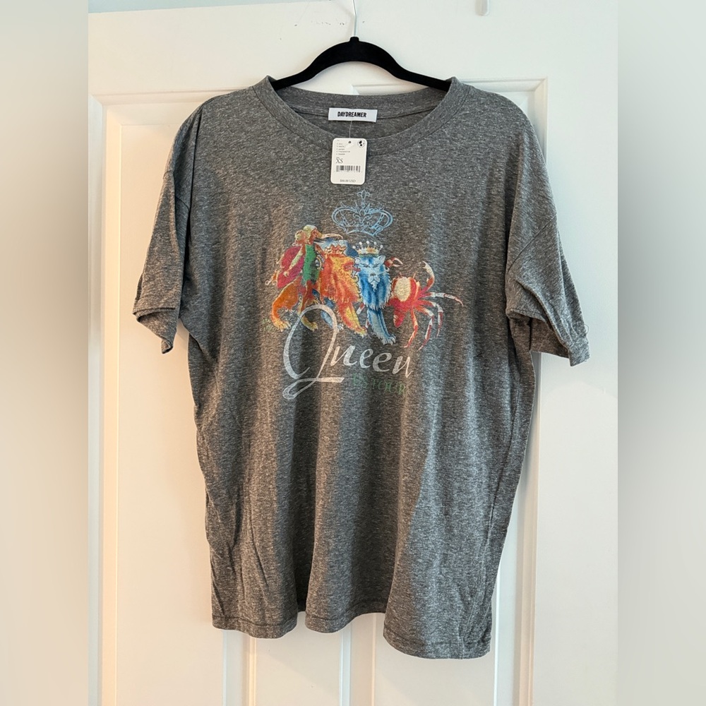 Daydreamer Charcoal Queen Graphic Tee